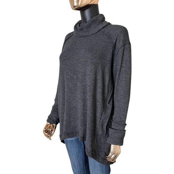 ✨ Free People Heather Gray Split-Back Oversized Turtleneck Sweater – Large ✨ - Picture 5 of 10